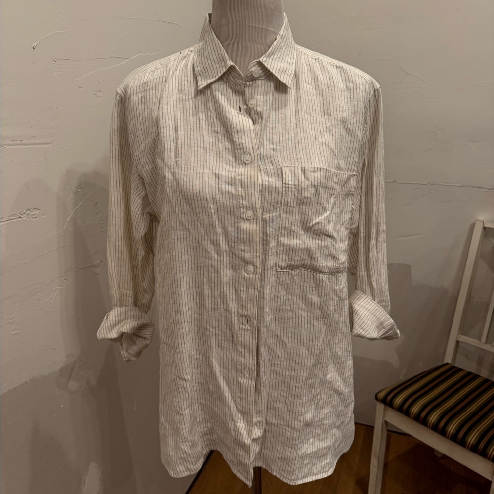 Banana Republic Men's Casual Striped Shirt - White and Gray